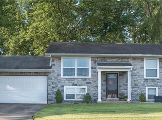 1340 27th St, Highland, IL 62249
