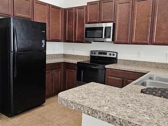 5th image of 585 Ogelthorpe Dr