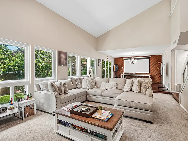 2639 Country Square St — Photo 5
