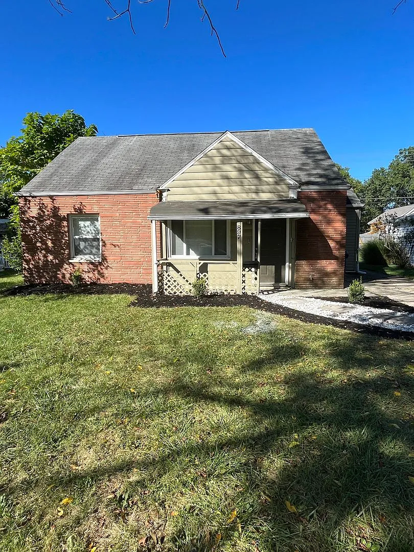 897 Exeter Rd photo 1