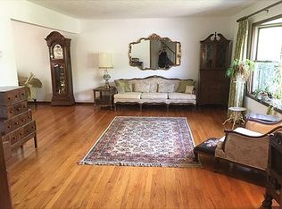 8065 Twin Oaks Dr, Broadview Heights, OH 44147