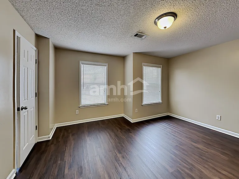 9321 N Fairmont Cir — Photo 16