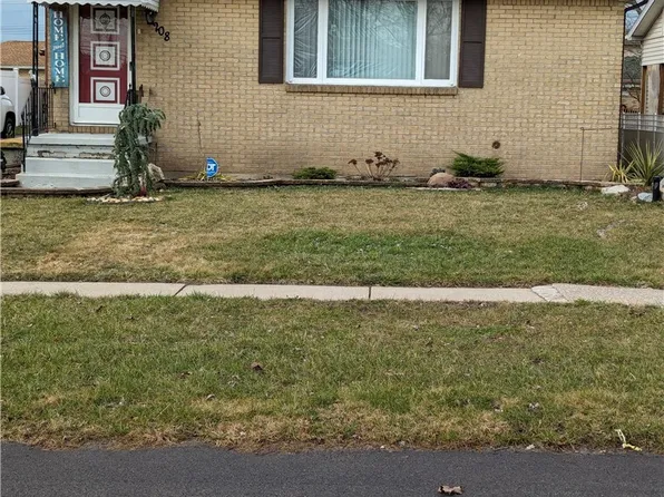 208 Raymond Ave, Cheektowaga, NY 14227