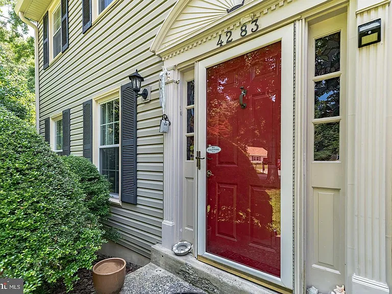 4283 Country Squire Ln — Photo 2