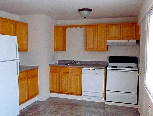 Fairway Apartments — Photo 2