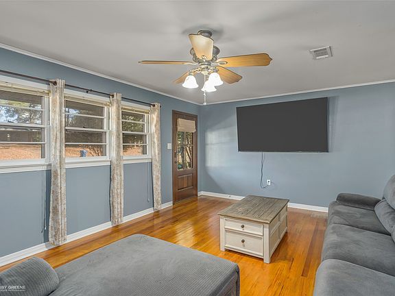 4th image of 803 Drew Ln