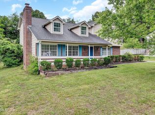 1229 Court Field Rd, Knoxville, TN 37922