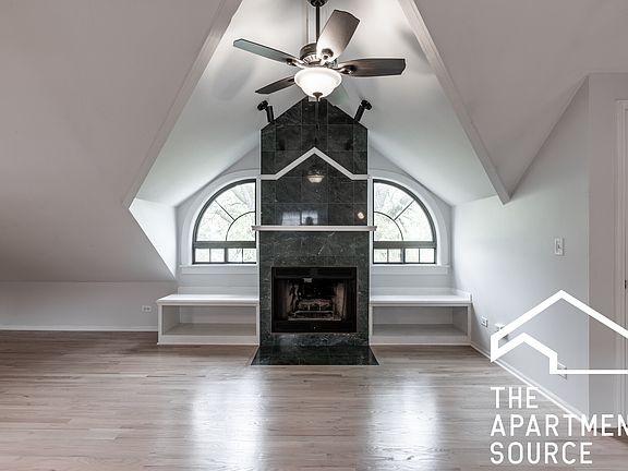 4th image of 2856 N Southport Ave #3