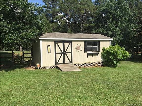 4th image of 1300 Buckthorne Ct