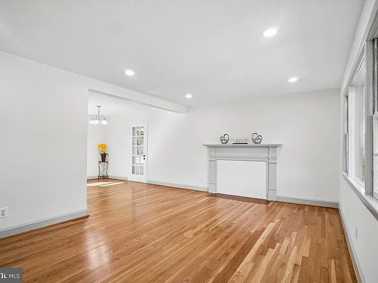 3227 Sherry Ct — Photo 10
