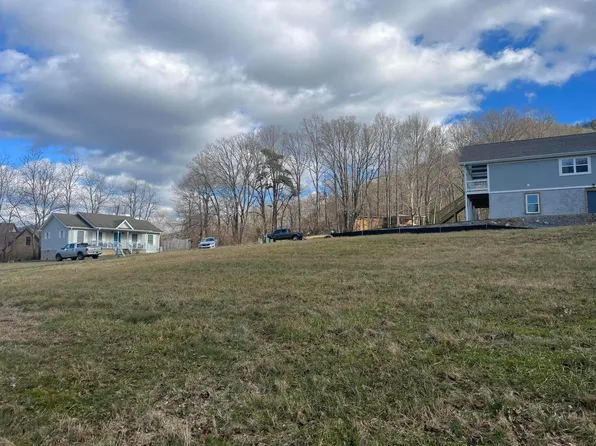 102 Hilltop View Rd, Erwin, TN 37650