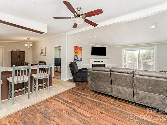 4th image of 4767 Stratford Ln