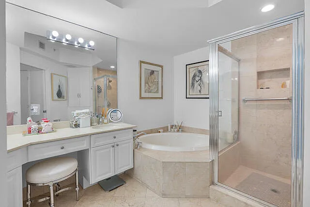 111 SE 8th Ave #705 — Photo 15