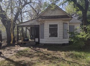 715 N Monroe St, Hutchinson, KS 67501