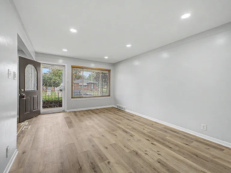 24315 Currier St — Photo 3