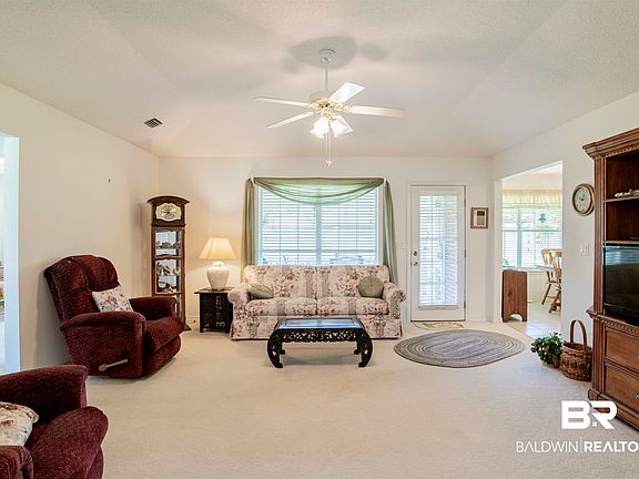 4th image of 508 Glenwood Cir