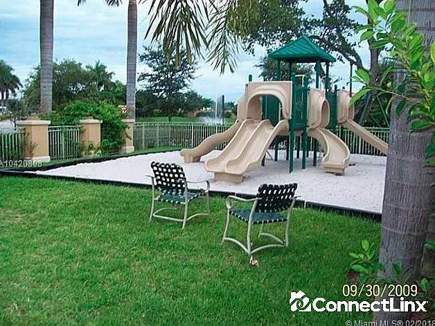 4946 Leeward Ln — Photo 6