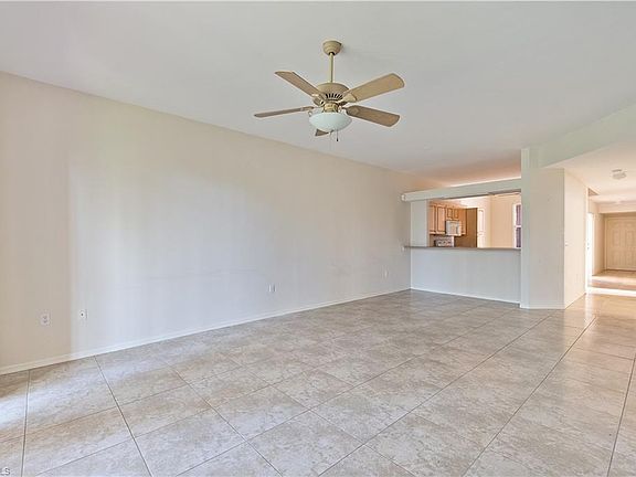 4th image of 509 Robin Hood Cir Unit 101