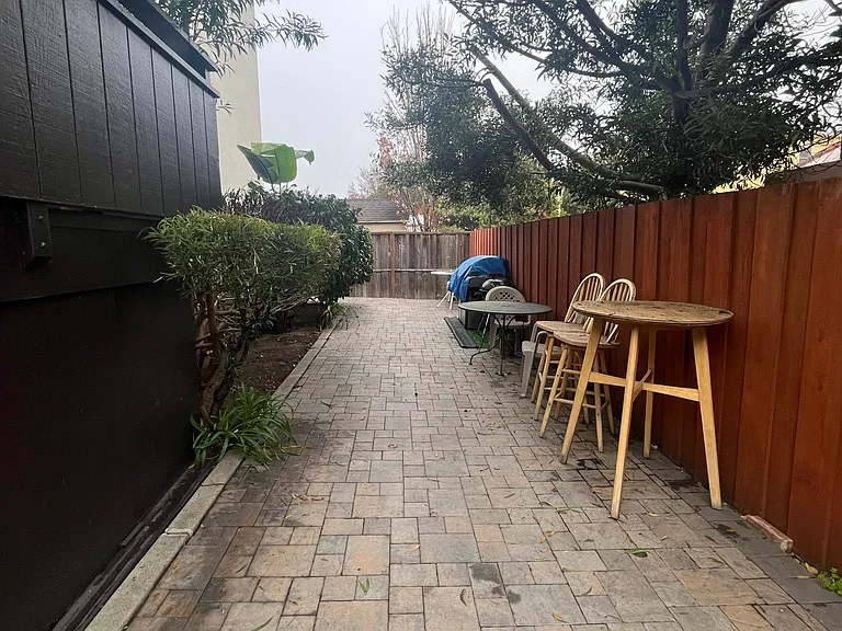 925 Madison St #2 — Photo 15