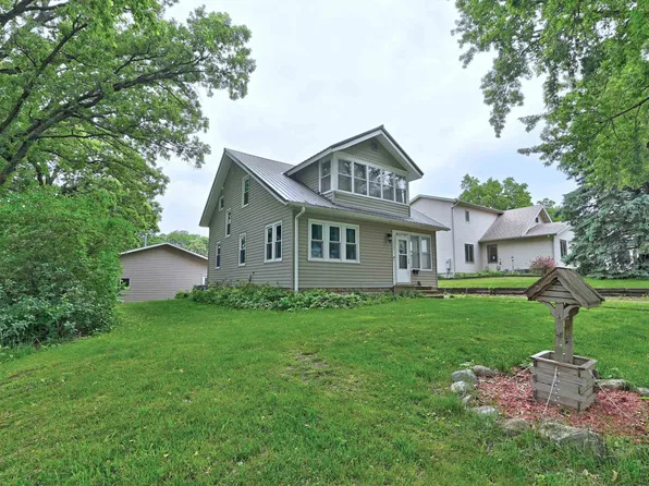 1101 N 5th St, Estherville, IA 51334