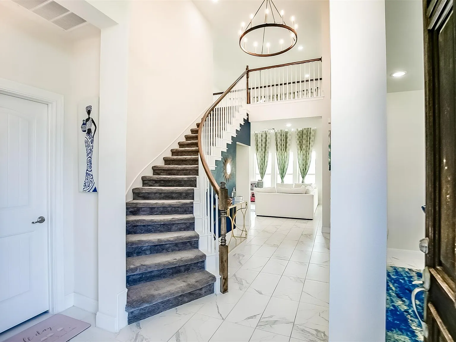 4 bed, 3.5 bath, 3671 sqft, $2,850 — Photo 4