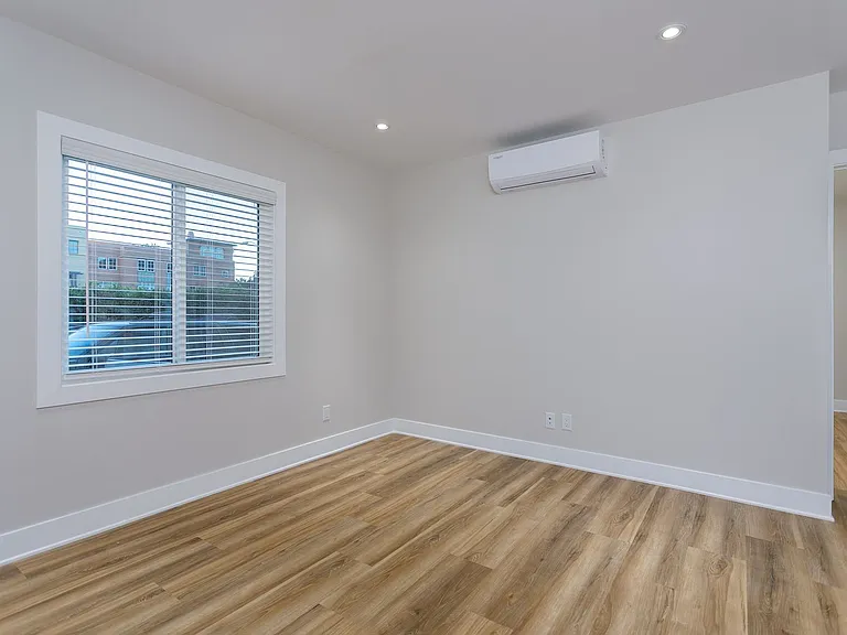 1BR in Prime Pasadena - 92 Walk Score + Parking + Free Electricity for 1 Year — Photo 3