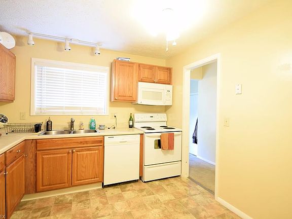 4th image of 5587 Treetop Ct #141