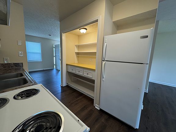 3rd image of 1726 Oshea St APT B