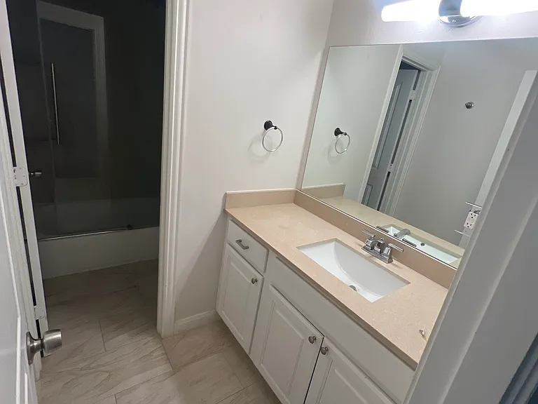 2305 Lorraine St — Photo 16