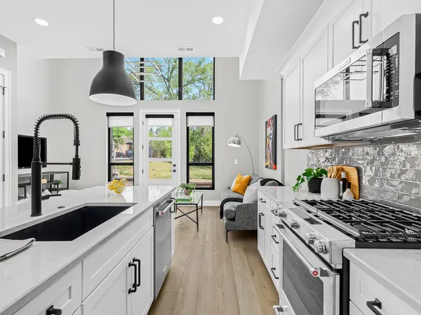 Tienken Trail Lofts, 460 W Tienken Rd #460, Rochester, MI 48306