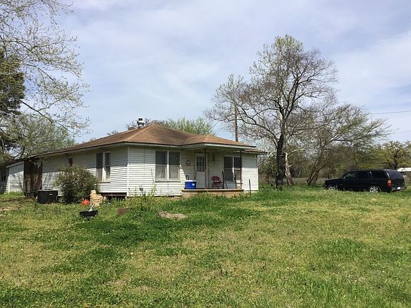 2nd image of 1703 Piney Woods Ln