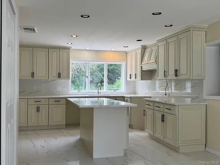 227 Beverly Rd — Photo 23