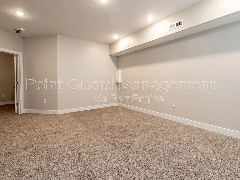 331 N 127th St E #305 — Photo 33
