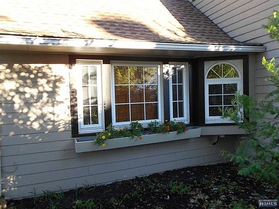 4th image of 14 Essex St
