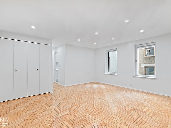 3rd image of 106 Central Park S APT 14F