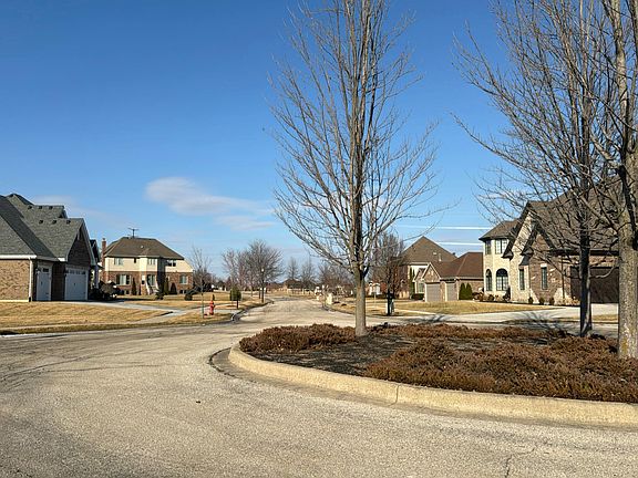4th image of 22650 Oakfield Dr