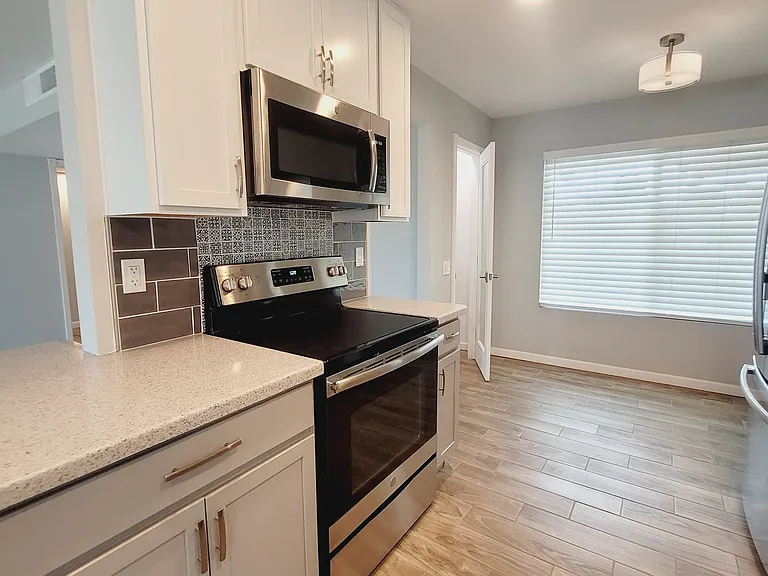 14014 N Cameo Dr — Photo 11