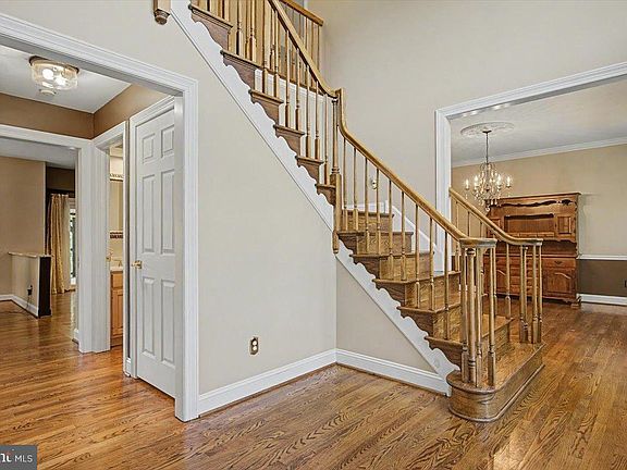 2nd image of 801 Westridge Dr