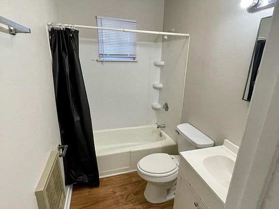 5th image of 163 Glenwood Dr