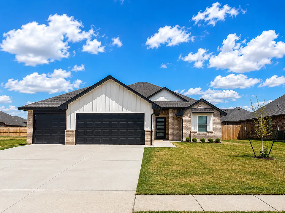 1952 W Flintlock Way