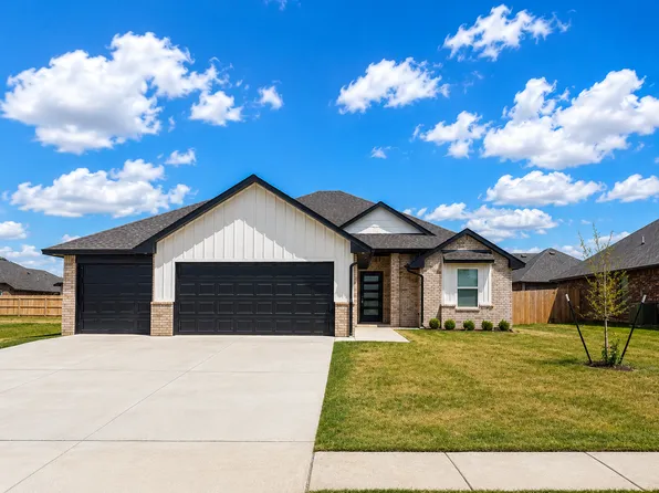 1952 W Flintlock Way, Mustang, OK 73064