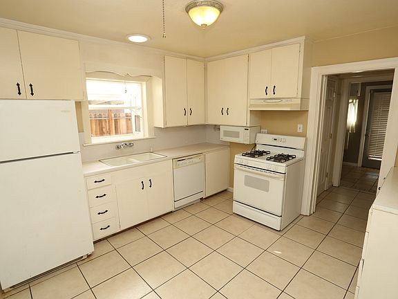 5th image of 224 Eureka Ave