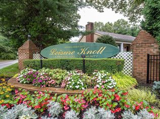 205 Kingston Dr, Ridge, NY 11961