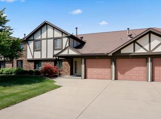 54 Brandywine Ct, Bloomington, IL 61704