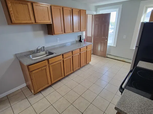 330 Prospect St Floor 3, Pawtucket, RI 02860