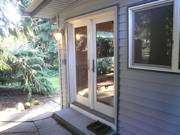 Anderson Vinyl Oak entryway 