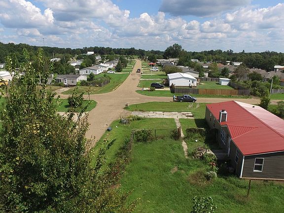 3rd image of 325 Cedar Hill Dr