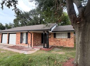 2711 Mulberry Ln, Pasadena, TX 77502