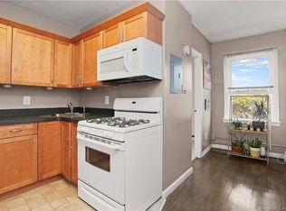 140 Woodside Grn APT 3D, Stamford, CT 06905