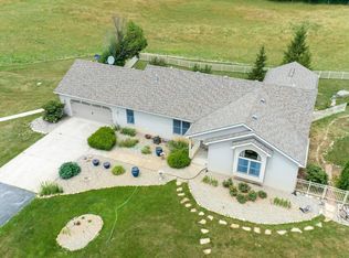 738 County Road 71, Butler, IN 46721